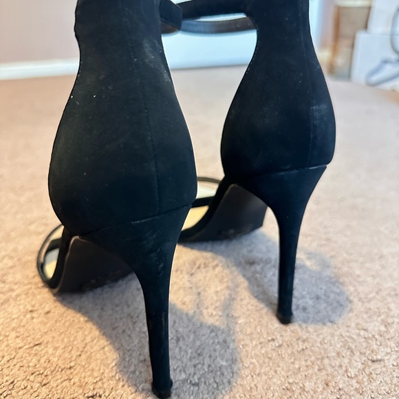 Mark and Maddux Black Ankle Strap High Heels - size 7.5 - Picture 3 of 6